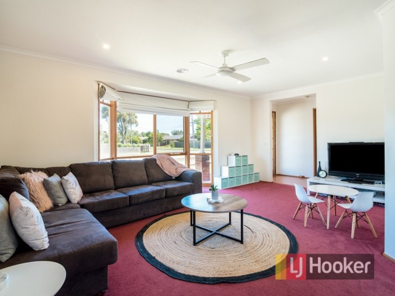 Photo - 1 Parman Avenue, Pakenham VIC 3810 - Image 2