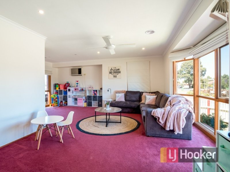 Photo - 1 Parman Avenue, Pakenham VIC 3810 - Image 3