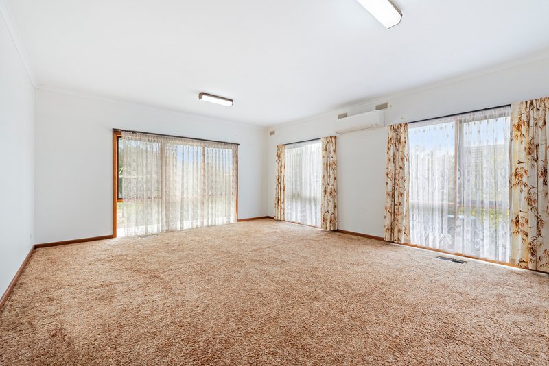 Photo - 1 Paton Crescent, Boronia VIC 3155 - Image 3