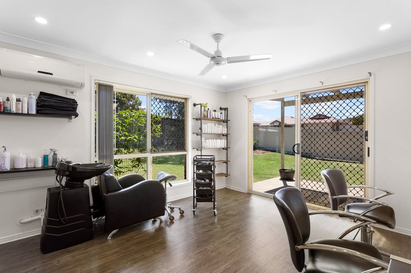 Photo - 1 Peachester Court, Deception Bay QLD 4508 - Image 9