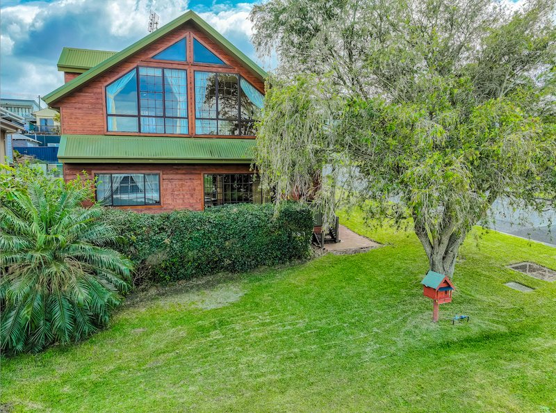 1 Pearce Avenue, Belmont NSW 2280