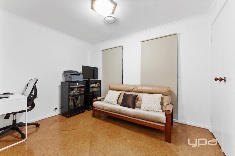 Photo - 1 Penghana Place, Kings Park VIC 3021 - Image 8