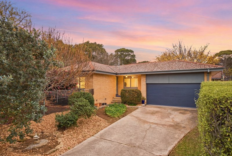 Photo - 1 Perry Drive, Chapman ACT 2611 - Image 2