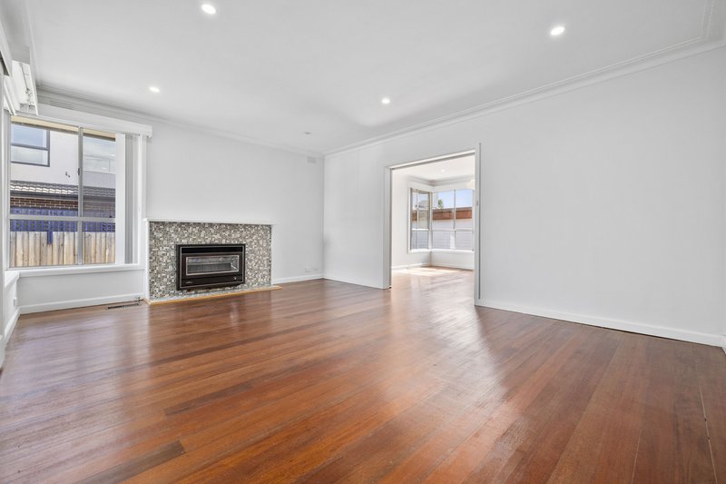 Photo - 1 Peveril Street, Glen Waverley VIC 3150 - Image 5