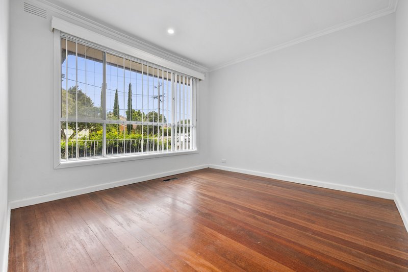 Photo - 1 Peveril Street, Glen Waverley VIC 3150 - Image 9