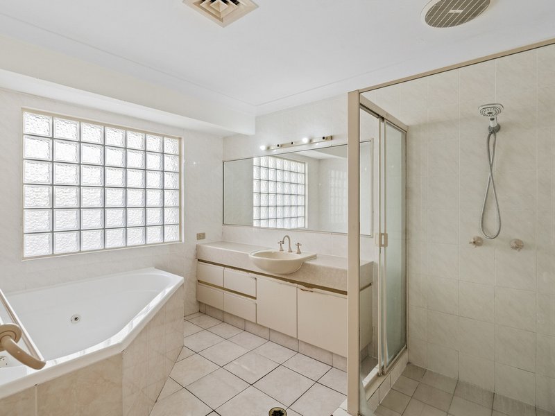 Photo - 1 Pickworth Court, Parkwood QLD 4214 - Image 13