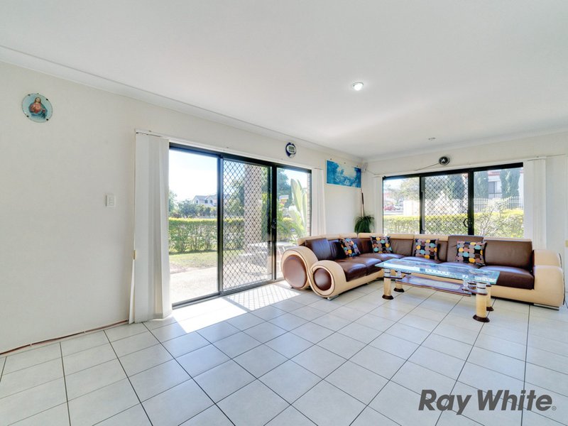 Photo - 1 Pinehurst Place, Oxley QLD 4075 - Image 4