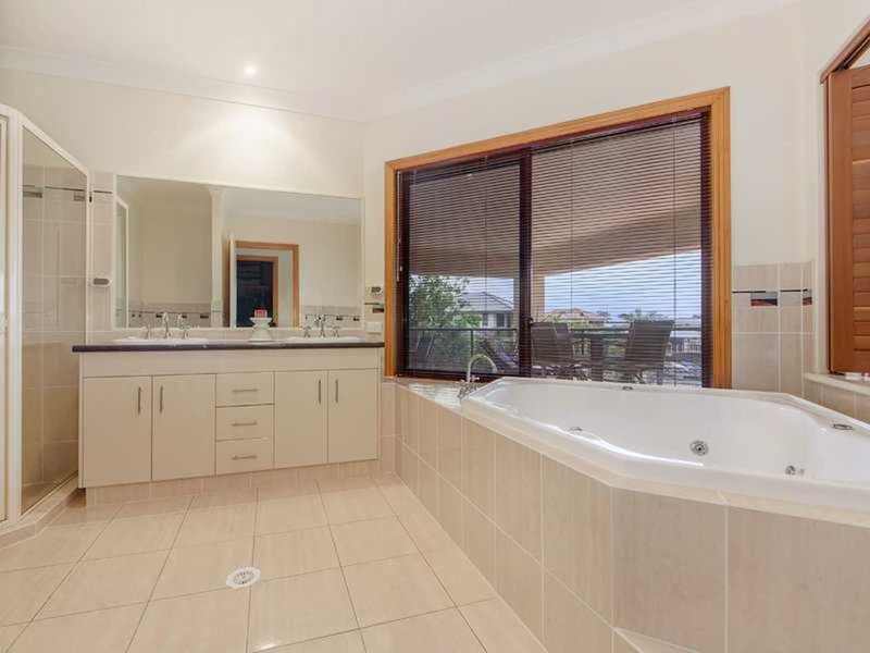 Photo - 1 Pipers Point, Helensvale QLD 4212 - Image 14