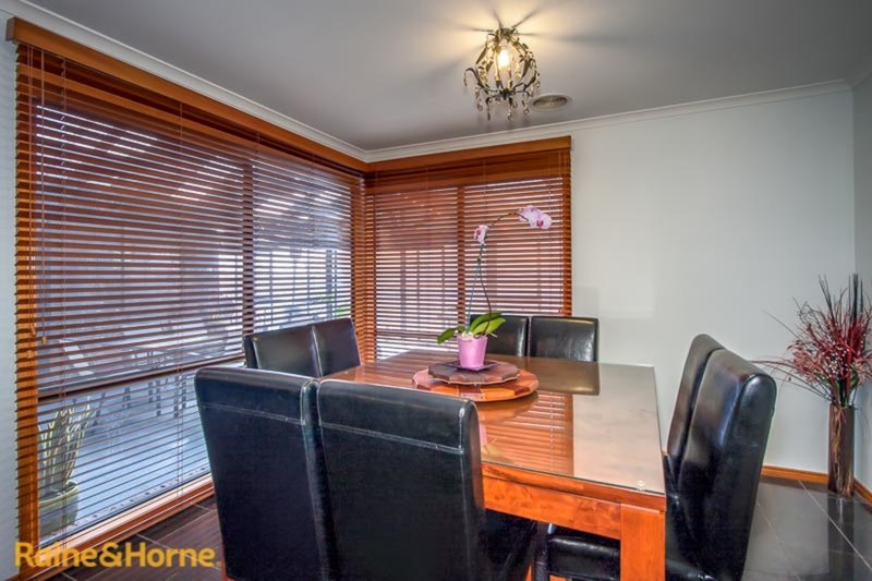 Photo - 1 Piping Lane, Sunbury VIC 3429 - Image 4