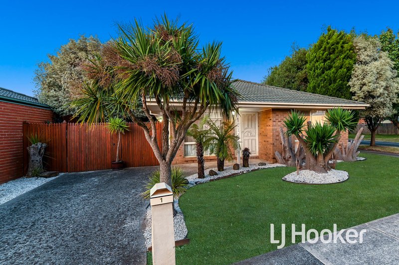 Photo - 1 Pirita Place, Cranbourne West VIC 3977 - Image 14