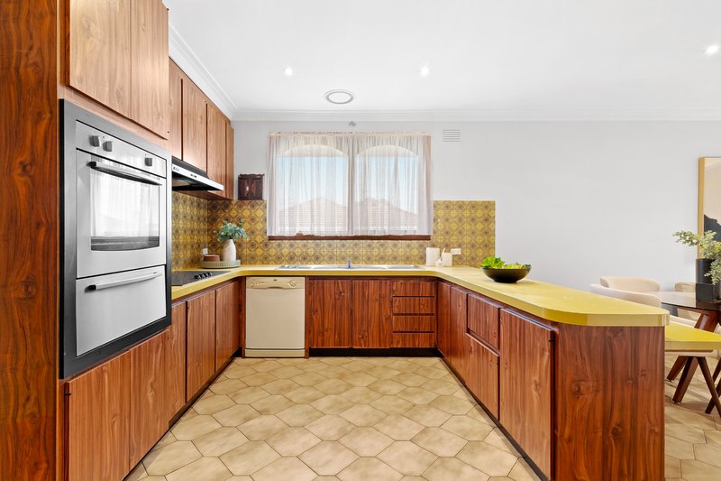 Photo - 1 Poet Road, Bentleigh East VIC 3165 - Image 4