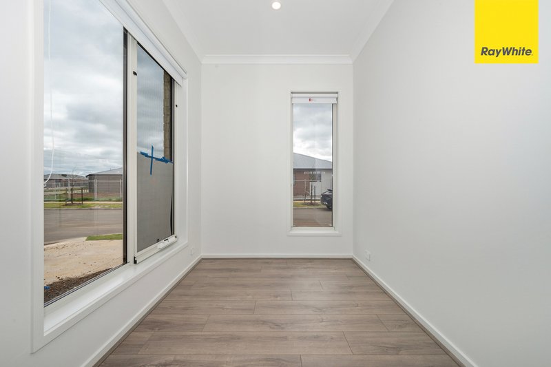 Photo - 1 Pollock Drive, Strathtulloh VIC 3338 - Image 2