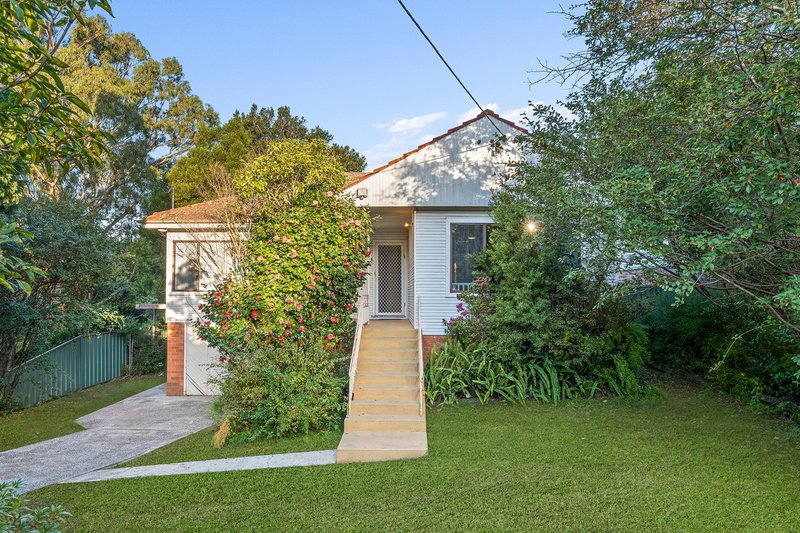 Photo - 1 Pooraka Avenue, West Wollongong NSW 2500 - Image 1