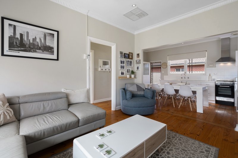 Photo - 1 Porter Crescent, Fulham Gardens SA 5024 - Image 3