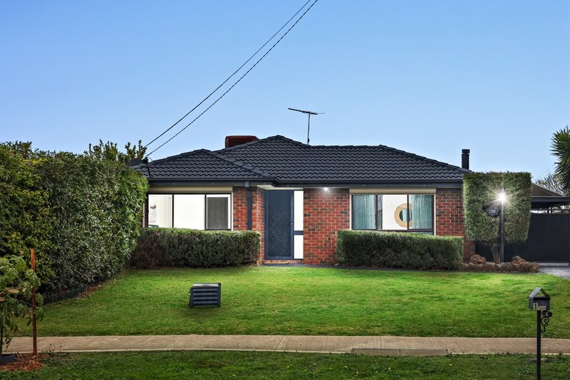 Photo - 1 Queensbury Way, Werribee VIC 3030 - Image 2