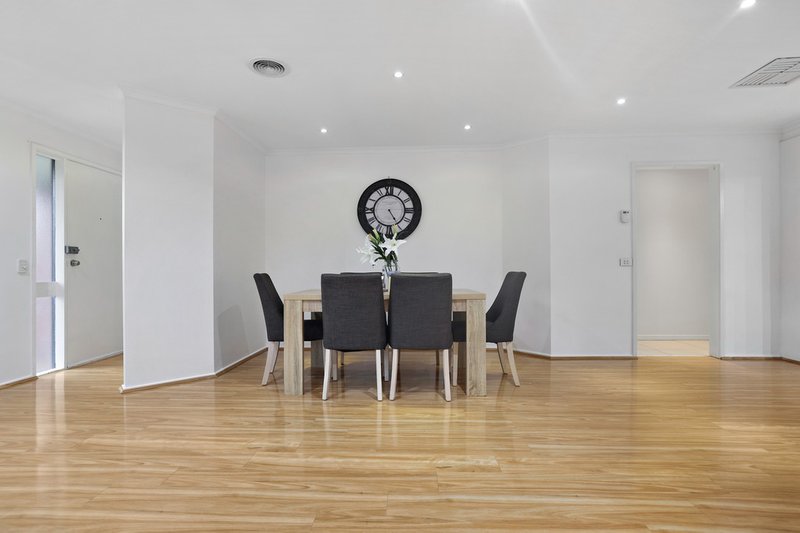 Photo - 1 Queensbury Way, Werribee VIC 3030 - Image 13