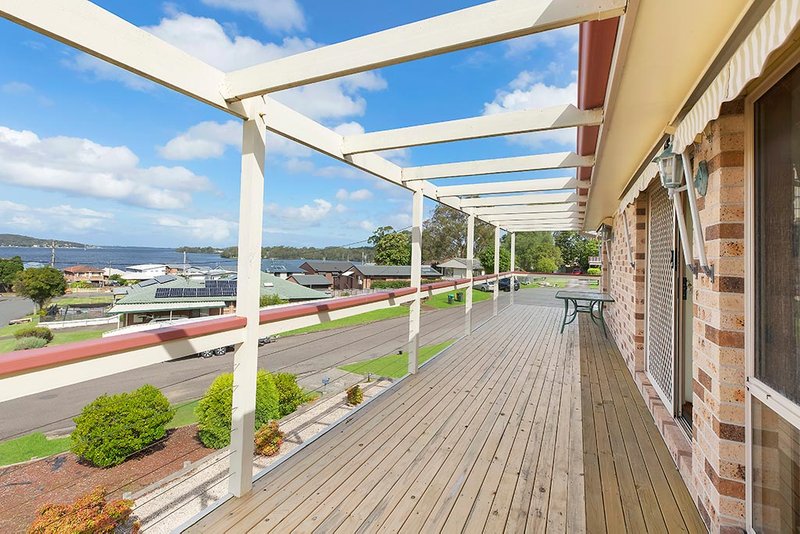 1 Ralfe Crescent, Kilaben Bay NSW 2283