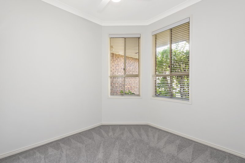 Photo - 1 Rapa Court, Pacific Pines QLD 4211 - Image 12
