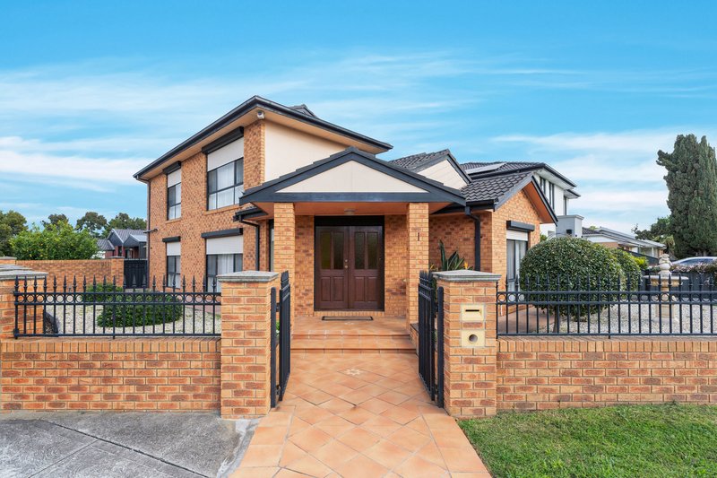 Photo - 1 Reading Close, Roxburgh Park VIC 3064 - Image 2