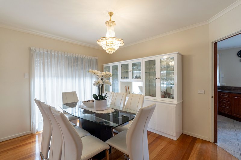 Photo - 1 Reading Close, Roxburgh Park VIC 3064 - Image 5