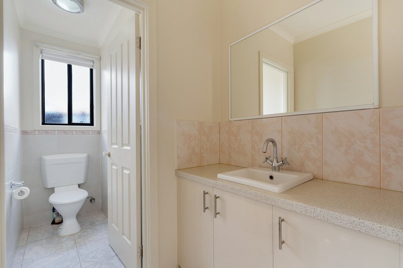 Photo - 1 Reading Close, Roxburgh Park VIC 3064 - Image 10