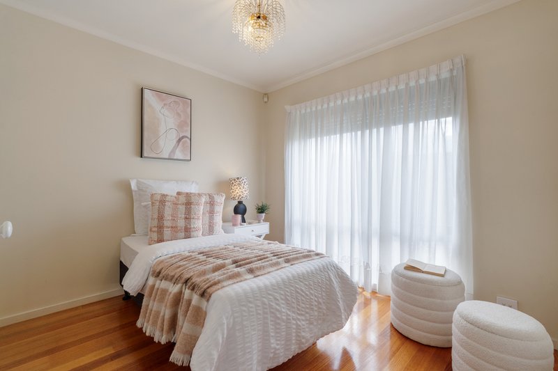 Photo - 1 Reading Close, Roxburgh Park VIC 3064 - Image 11