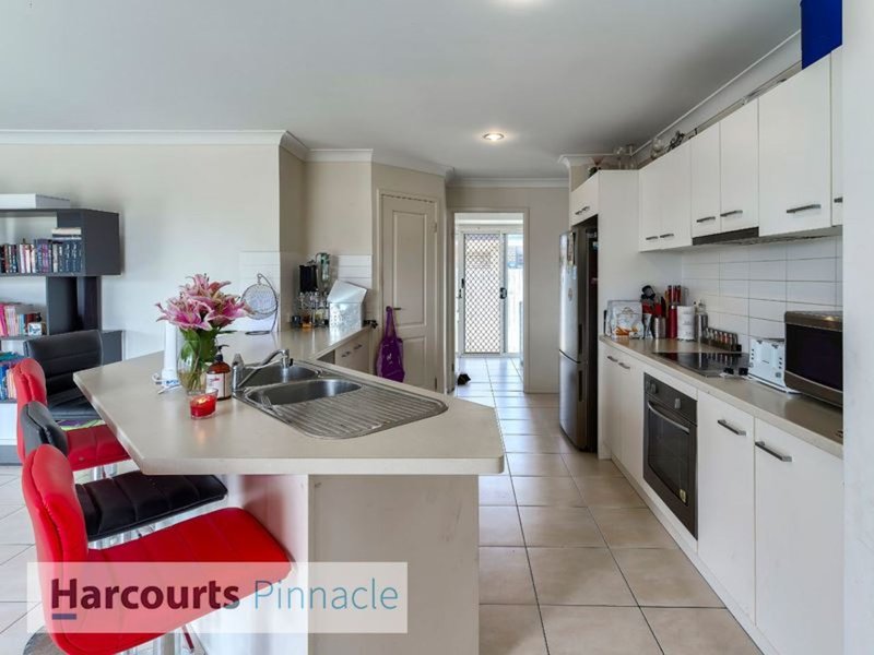 Photo - 1 Redcedar Place, Morayfield QLD 4506 - Image 3