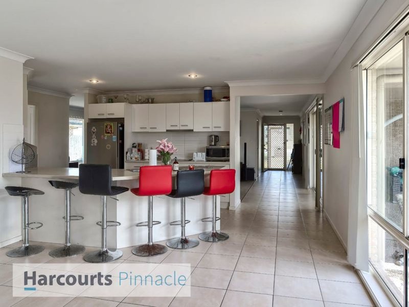 Photo - 1 Redcedar Place, Morayfield QLD 4506 - Image 4