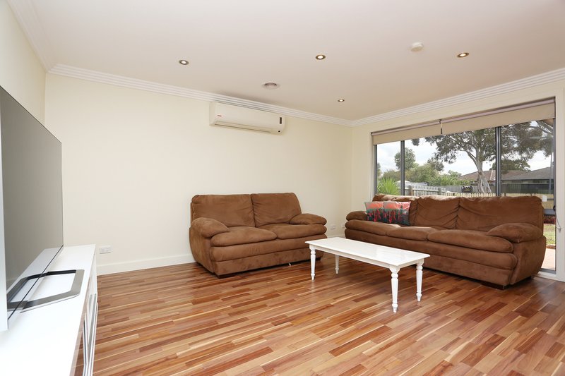 Photo - 1 Redfield Court, Mill Park VIC 3082 - Image 5