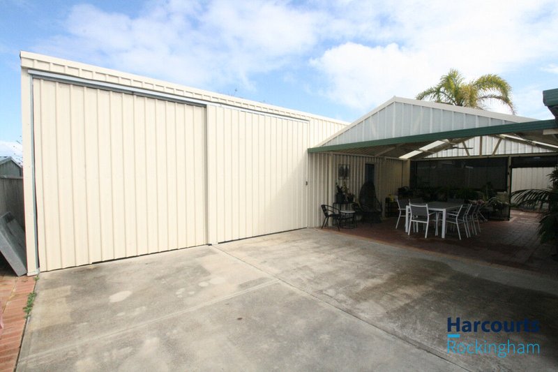 Photo - 1 Redfin Close, Warnbro WA 6169 - Image 2