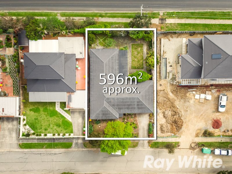 Photo - 1 Redhill Avenue, Burwood East VIC 3151 - Image 3