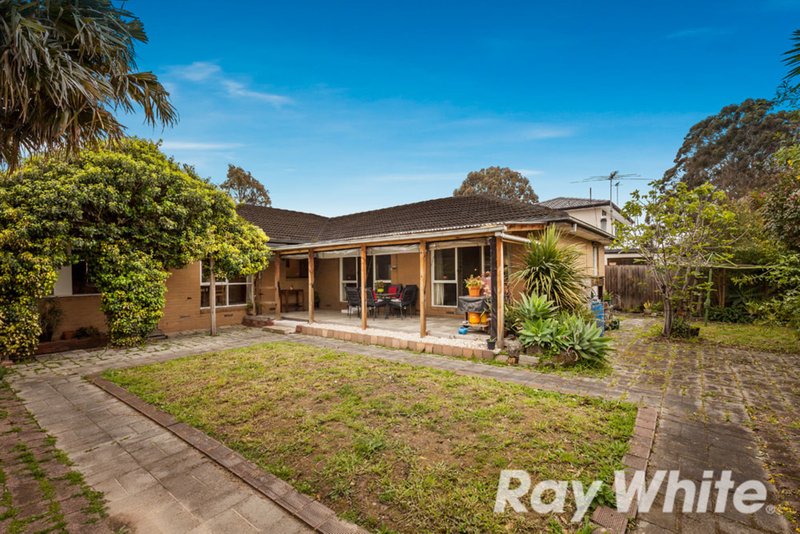 Photo - 1 Redhill Avenue, Burwood East VIC 3151 - Image 9