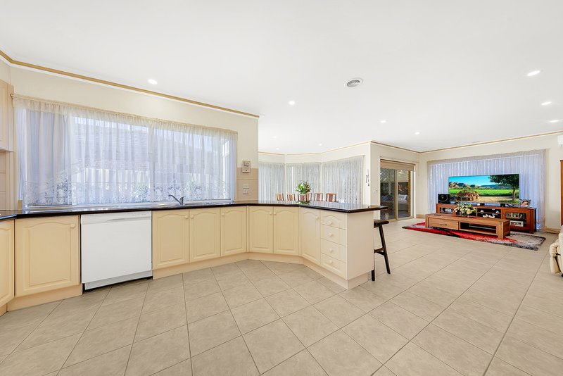 Photo - 1 Reece Court, South Morang VIC 3752 - Image 7