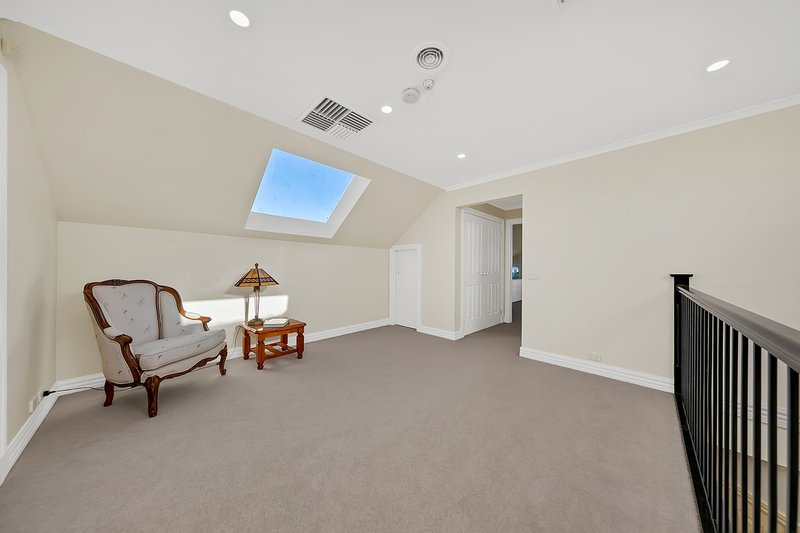 Photo - 1 Reece Court, South Morang VIC 3752 - Image 15