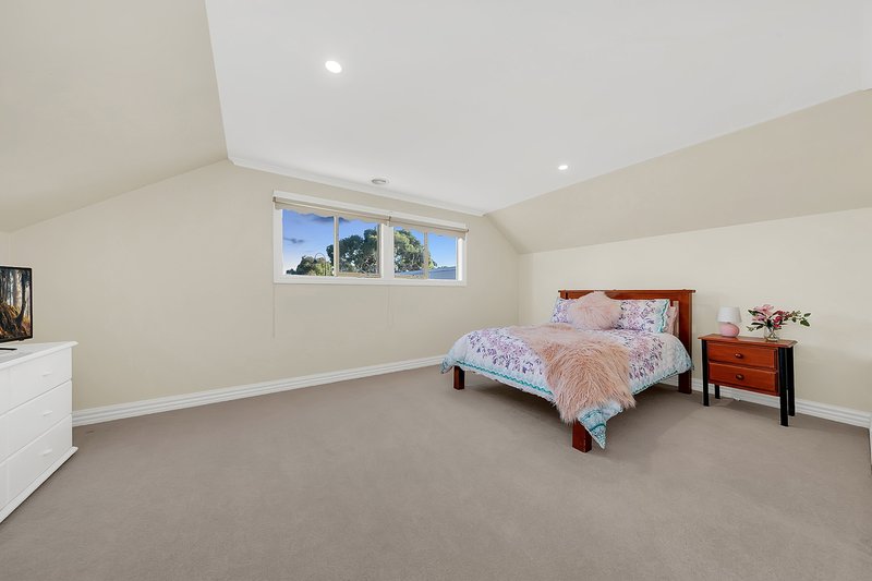 Photo - 1 Reece Court, South Morang VIC 3752 - Image 19