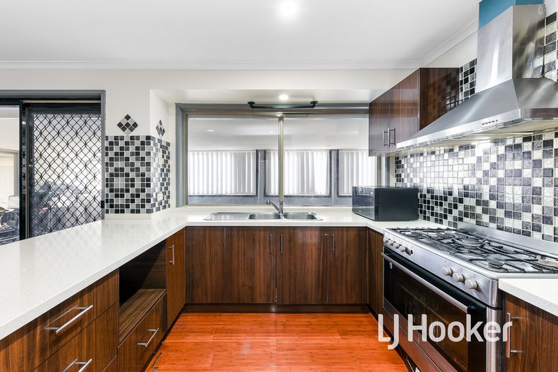 Photo - 1 Reeves Court, Hampton Park VIC 3976 - Image 6