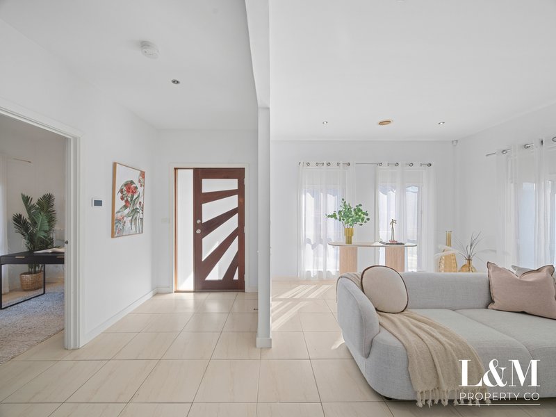 Photo - 1 Regency Road, Roxburgh Park VIC 3064 - Image 8