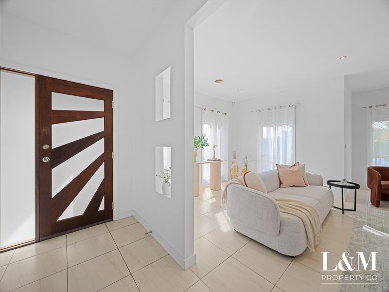 Photo - 1 Regency Road, Roxburgh Park VIC 3064 - Image 9