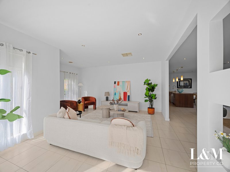Photo - 1 Regency Road, Roxburgh Park VIC 3064 - Image 10