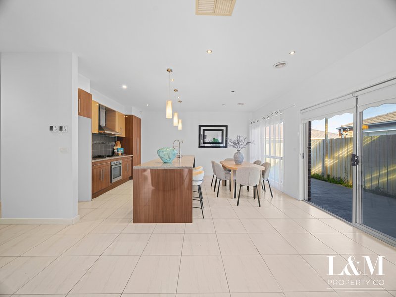Photo - 1 Regency Road, Roxburgh Park VIC 3064 - Image 14