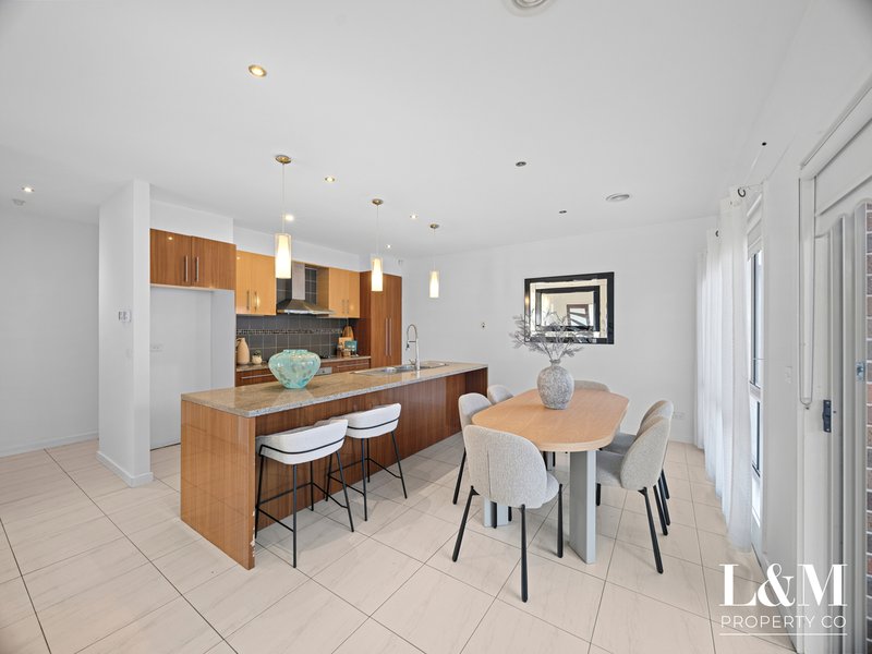 Photo - 1 Regency Road, Roxburgh Park VIC 3064 - Image 15