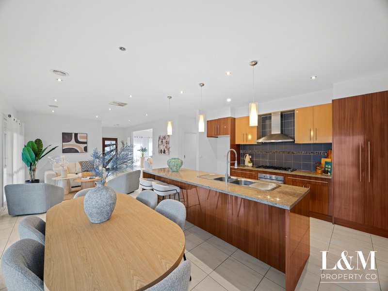 Photo - 1 Regency Road, Roxburgh Park VIC 3064 - Image 17