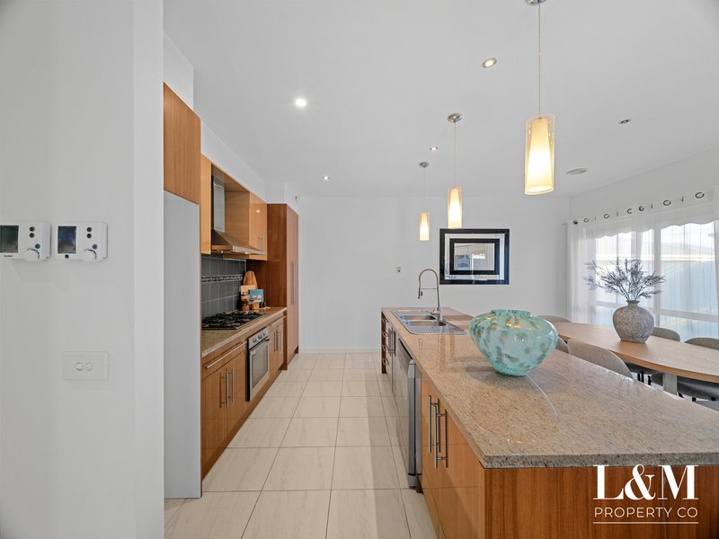 Photo - 1 Regency Road, Roxburgh Park VIC 3064 - Image 18