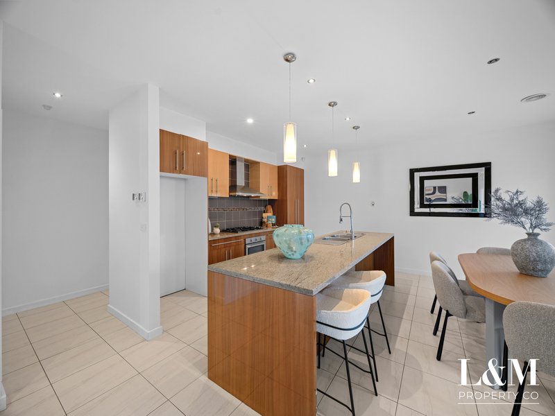 Photo - 1 Regency Road, Roxburgh Park VIC 3064 - Image 19