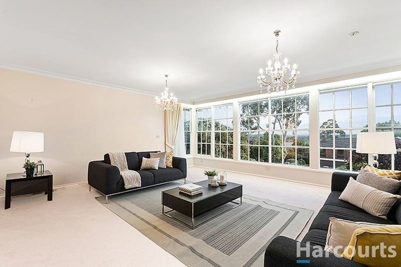 Photo - 1 Reo Court, Glen Waverley VIC 3150 - Image 2