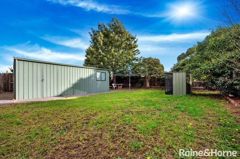 Photo - 1 Revell Crescent, St Albans VIC 3021 - Image 10