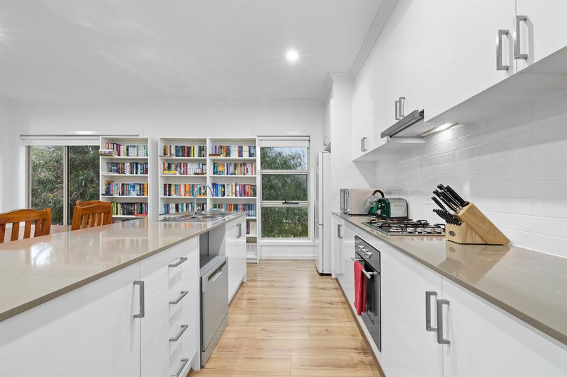 Photo - 1 Richhaven Place, Epping VIC 3076 - Image 3