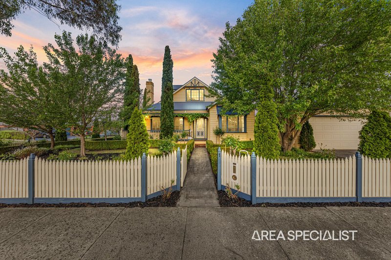 Photo - 1 Riddell Grove, Pakenham VIC 3810 - Image 2