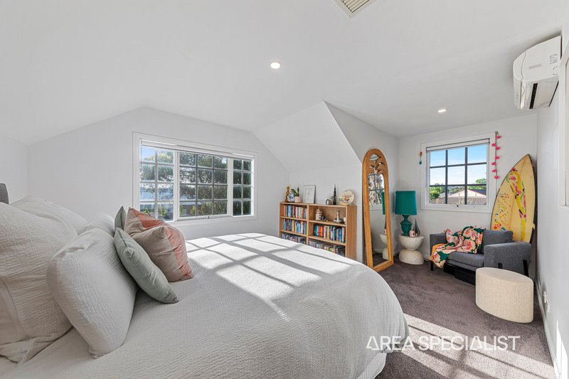 Photo - 1 Riddell Grove, Pakenham VIC 3810 - Image 5