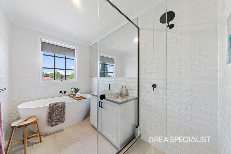 Photo - 1 Riddell Grove, Pakenham VIC 3810 - Image 6